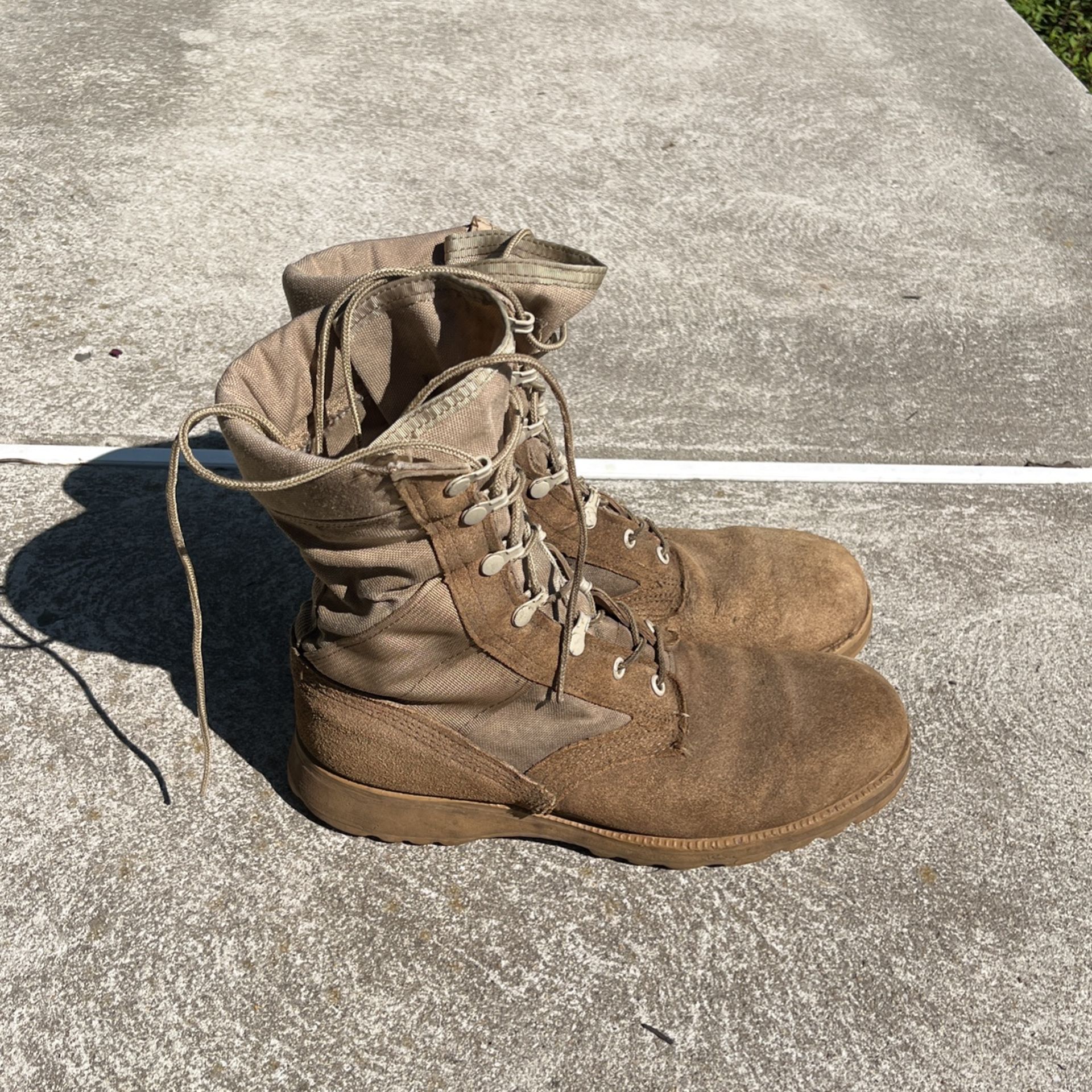 Military Issue Tan Combat Boots Size 9