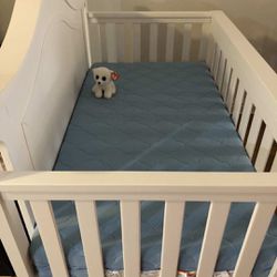 Buy buy Baby Crib + Newton Mattress 