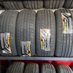 215/55R17 Marca Blackhawk Nuevas T GarantĂzadas