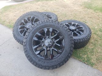 2026 Chevy Silverado 2500 Wheeler And Tires Bfgoodrich Ko3 276/60R20 $2200 Firm