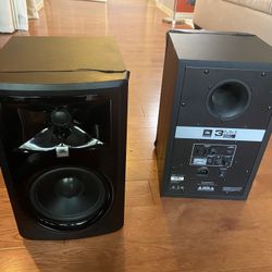 JBL 306P MkII Active near field Studio Monitors