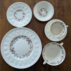 Wedgwood Wellesley China Set – 8 Place Settings + Serving Pieces (Made in England)