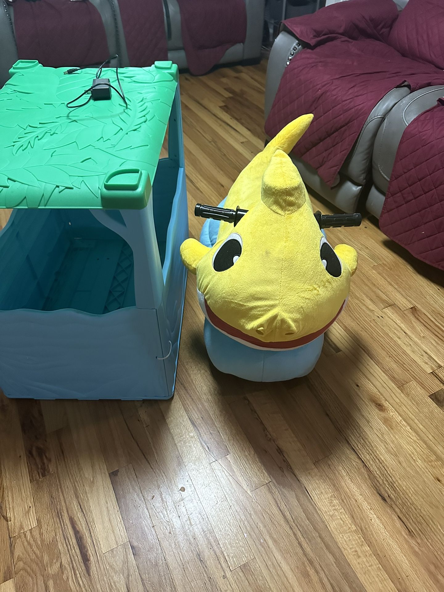 Baby Shark Plush 6v Ride On