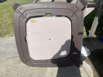 Lilttle Tikes Collapsible picnic table