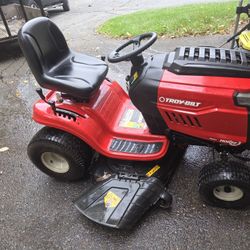 Troybilt Horse Auto Transmission 19.5 Hp 46 Inch Deck