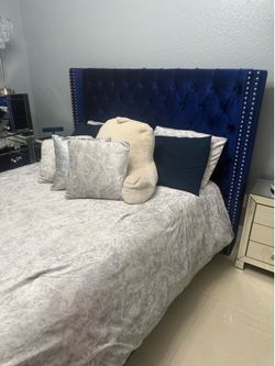 Royal Blue Velvet Tufted Bed Frame with Nailhead Trim