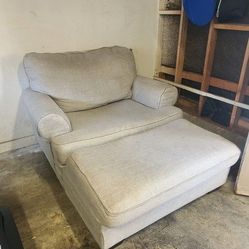 Ashleys Oversized Chair And Ottoman 