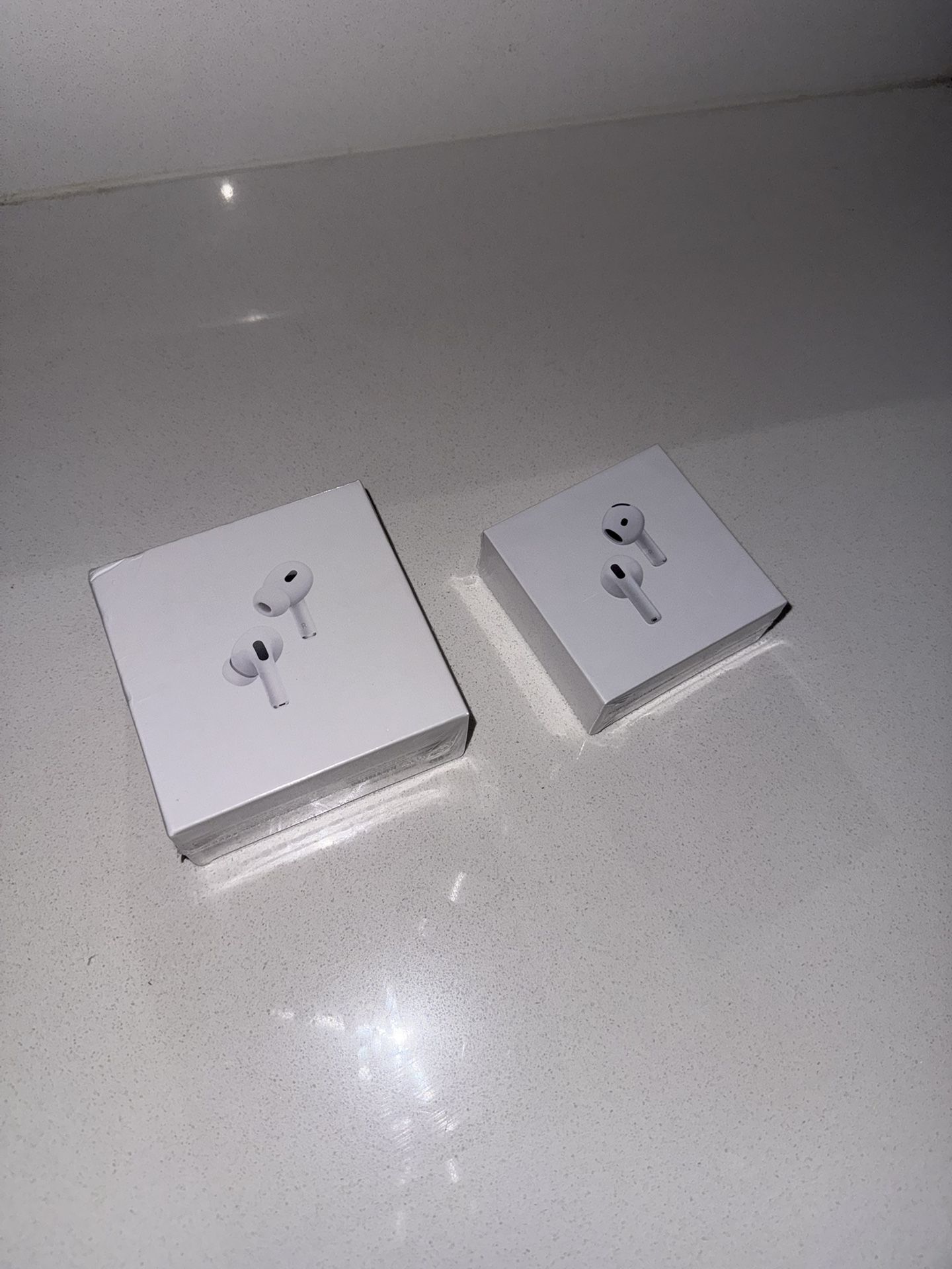 AirPods Pro 2nd Gen & AirPods 4th Gen