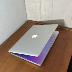 Apple MacBook Pro 13” I5/8GB/256GB SSD $150