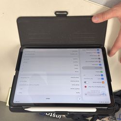 iPad Pro 11” M2 256GB 4th Gen with Apple Pencil and Speck case