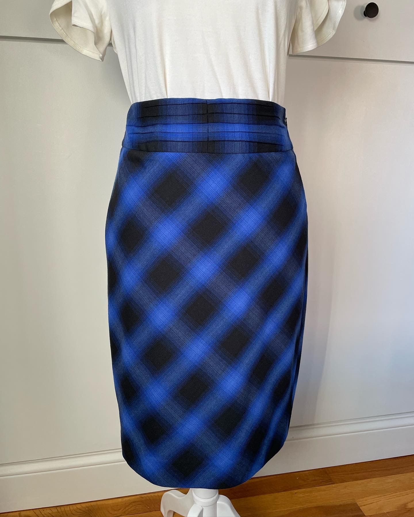 The Limited Black Blue Plaid Straight Pencil Skirt Size 0