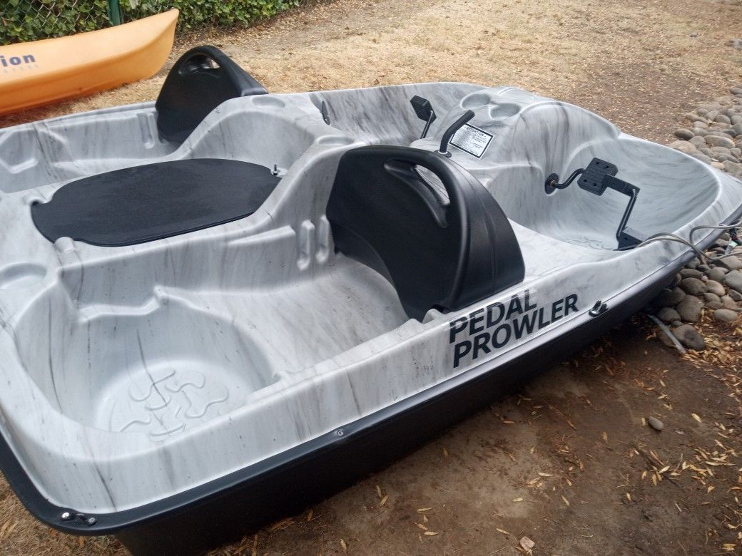 Brand New Bass Pro Shops Pedal Prowler Pedal Boat for Sale in Tualatin