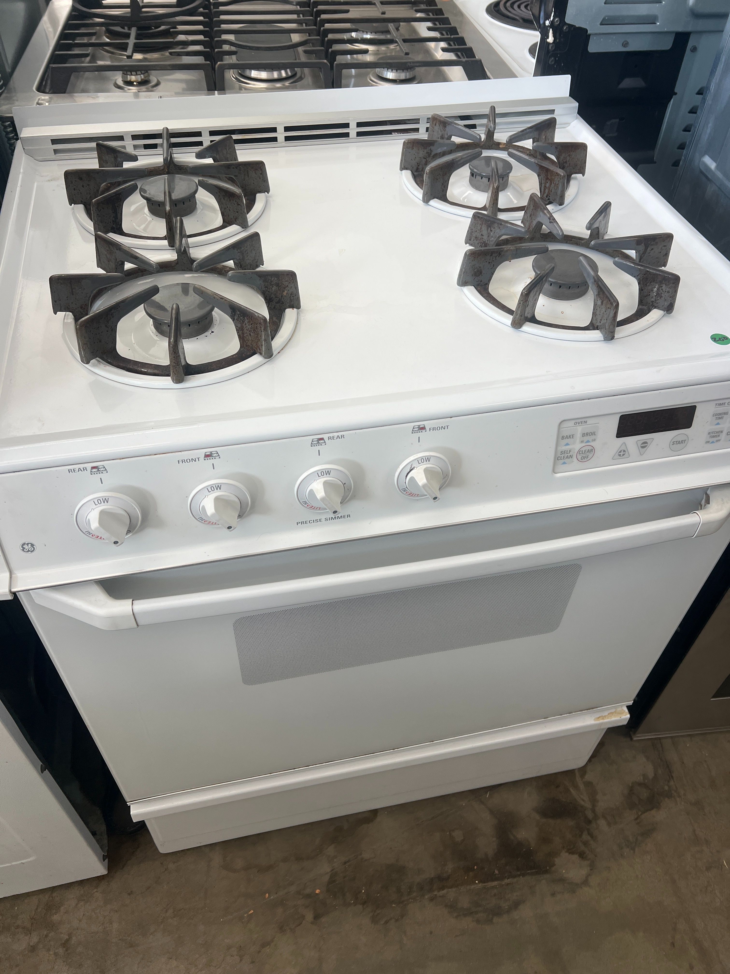 GE WHITE SLIDE IN GAS RANGE