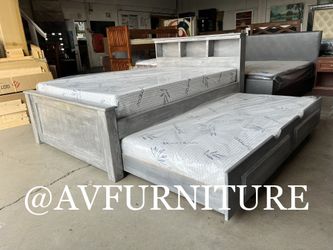 Full Bed W Twin Trundle And 2 Foam Mattresses 