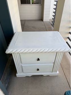 White Vintage Nightstand Good condition