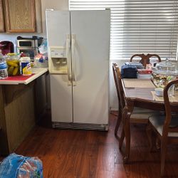 Refrigerator For Sale $50 I Purchased A New One . The Fridge Still Works Great The Ice Deeper Don’t Work. Still Great Fridge 