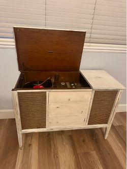 Zenith Solid State record player