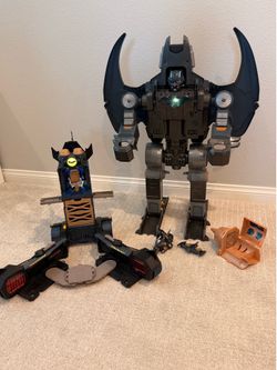DC, Batman 4-in-1 Transforming Gotham City Guardian Playset + Batmobile