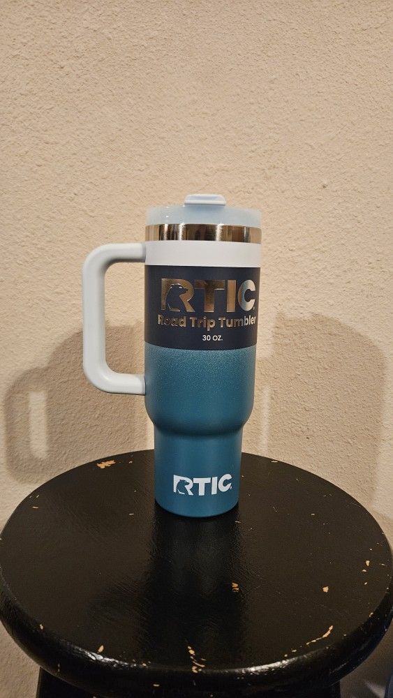 RTIC Road Trip Tumbler 30oz Water Bottle 