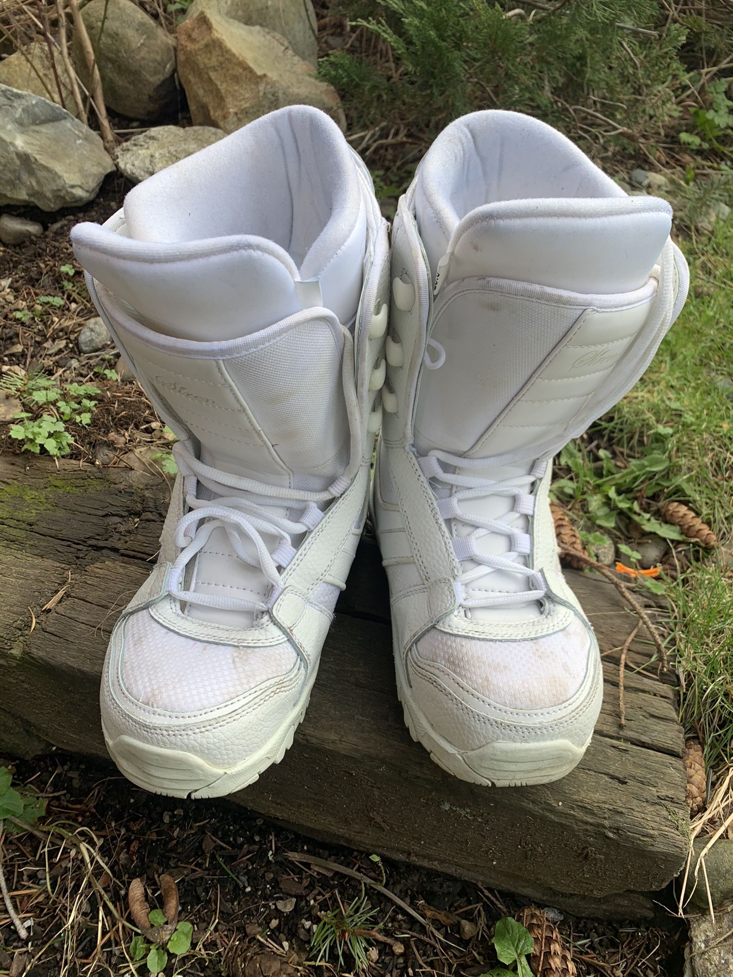 Woman’s Snow Boots Size 7