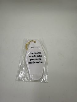Magnolia Retro Hotel Keychain