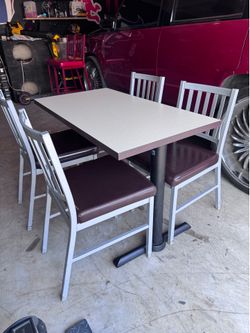Dining room kitchen table and chairs