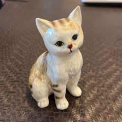 Vintage  Porcelain 3” Tall Figurines CAT KITTEN ANIMAL BONE CHINA. Bx7.24