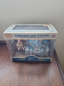 Funko Pop Town Sleeping Beauty Castle & Mickey Mouse #21