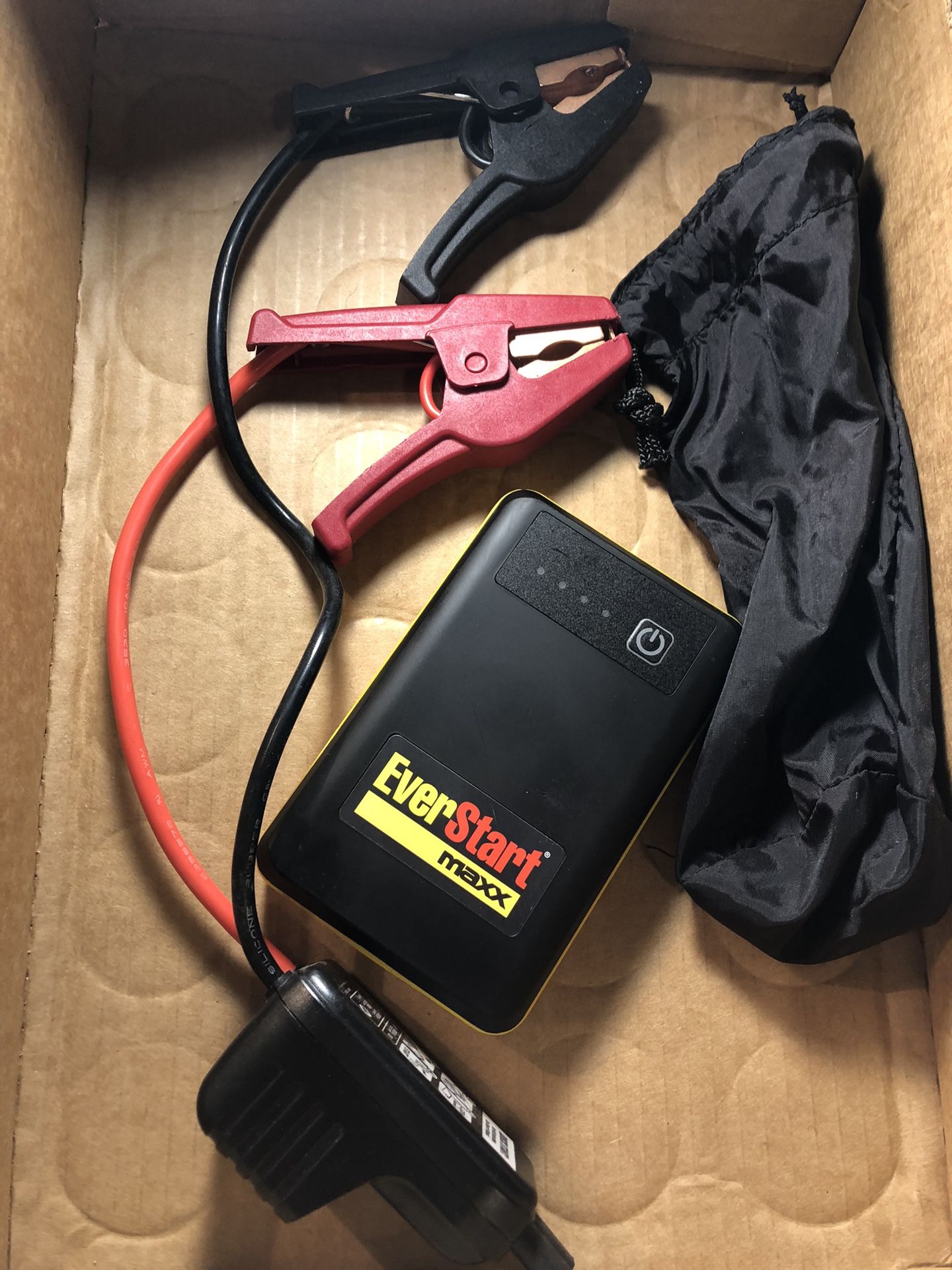 EverStart 600A Lithium Jump Starter & Power Bank (EL224) - Great for Travel! - $35