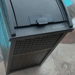 65 Each-  Beautiful 😍 Matching Suncast Hose Reel Box Loaded 80ft Hose And Suncast Teach Reciprocal Outdoor Furniture Pool Deck Balcony Yard Lawn  👍