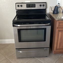 Frigidaire range / oven