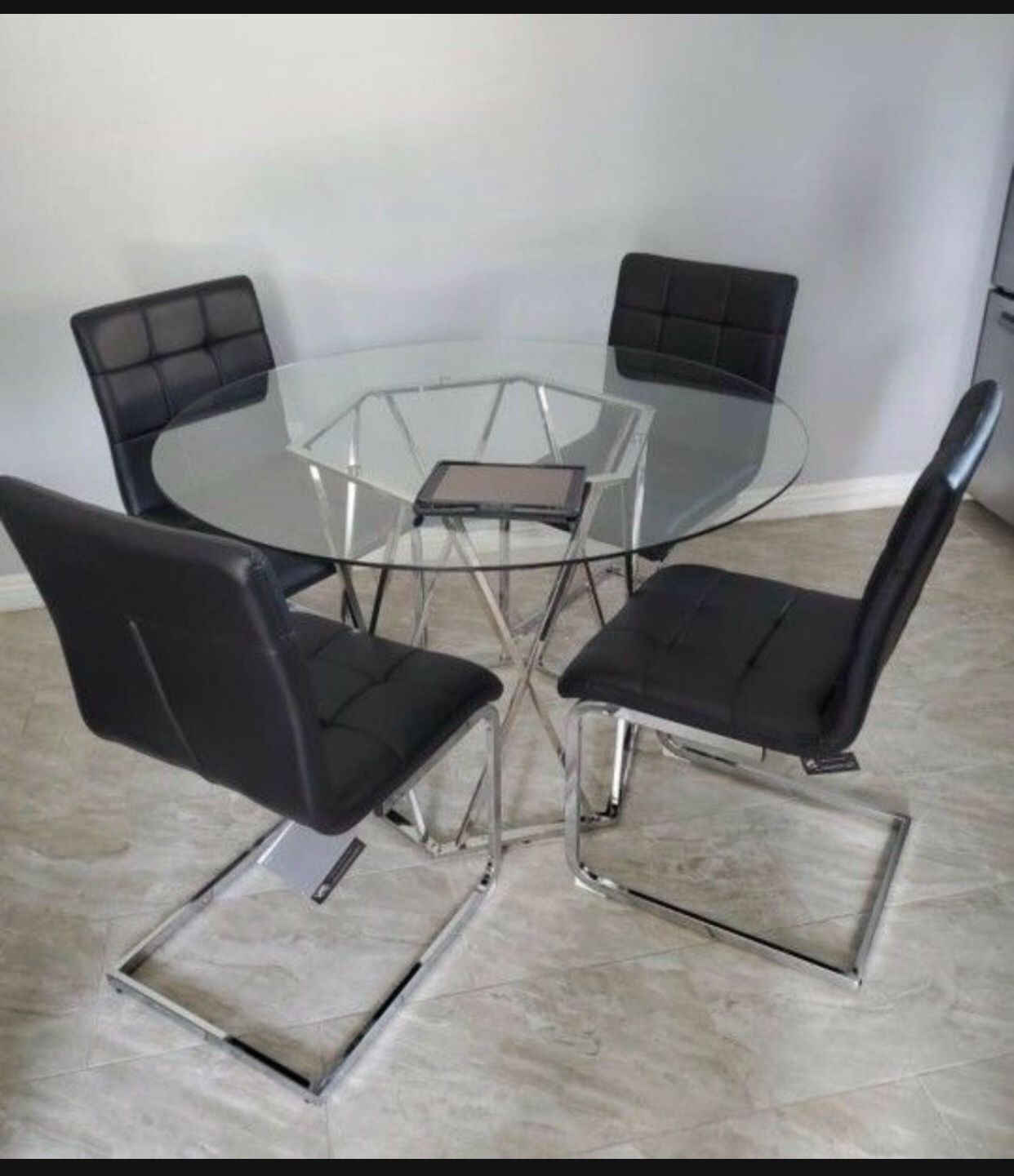 Circle Top-Glass Dining Table And 4 Chairs Set☄️ Kitchen/ Dining Room Set ✅ Brand New👍