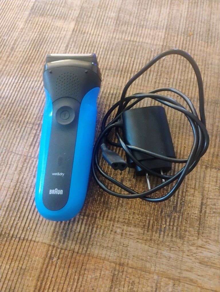 Braun Electric Razor. Wet,Dry Series 5409