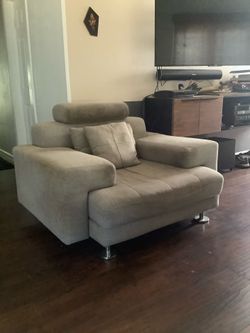 F R E E SCANDINAVIAN CHAIR