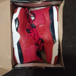 Jordan Retro 4 