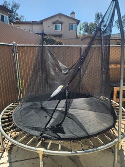 8 Ft Trampoline
