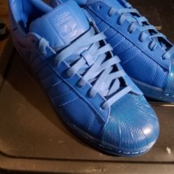 NEW CLASSIC ADIDAS  LOW TOP ALL BLUE SNEAKERS 