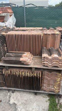 Used Tile Vanguard Roll