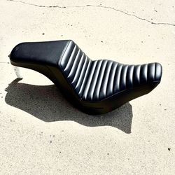 Saddlemen Step-Up Harley Davidson Softtail Seat