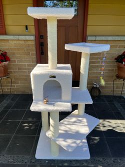 Armarkat Multi-Level Cat Tree / Cat Tower - Like New
