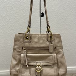 Coach Shoulder Purse - Pre Owned 