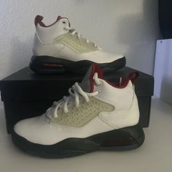 Jordan Maxin 200 Mid (Black/White/Gym Red) - Size 4Y