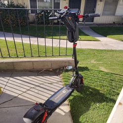 GT2 Electric scooter