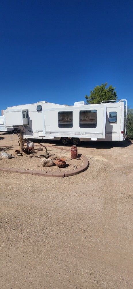 1996 Alpenlite 34 Ft Travel Trailer. 2 Slide Outs