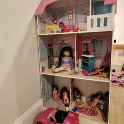 Dollhouse And Kitchen 