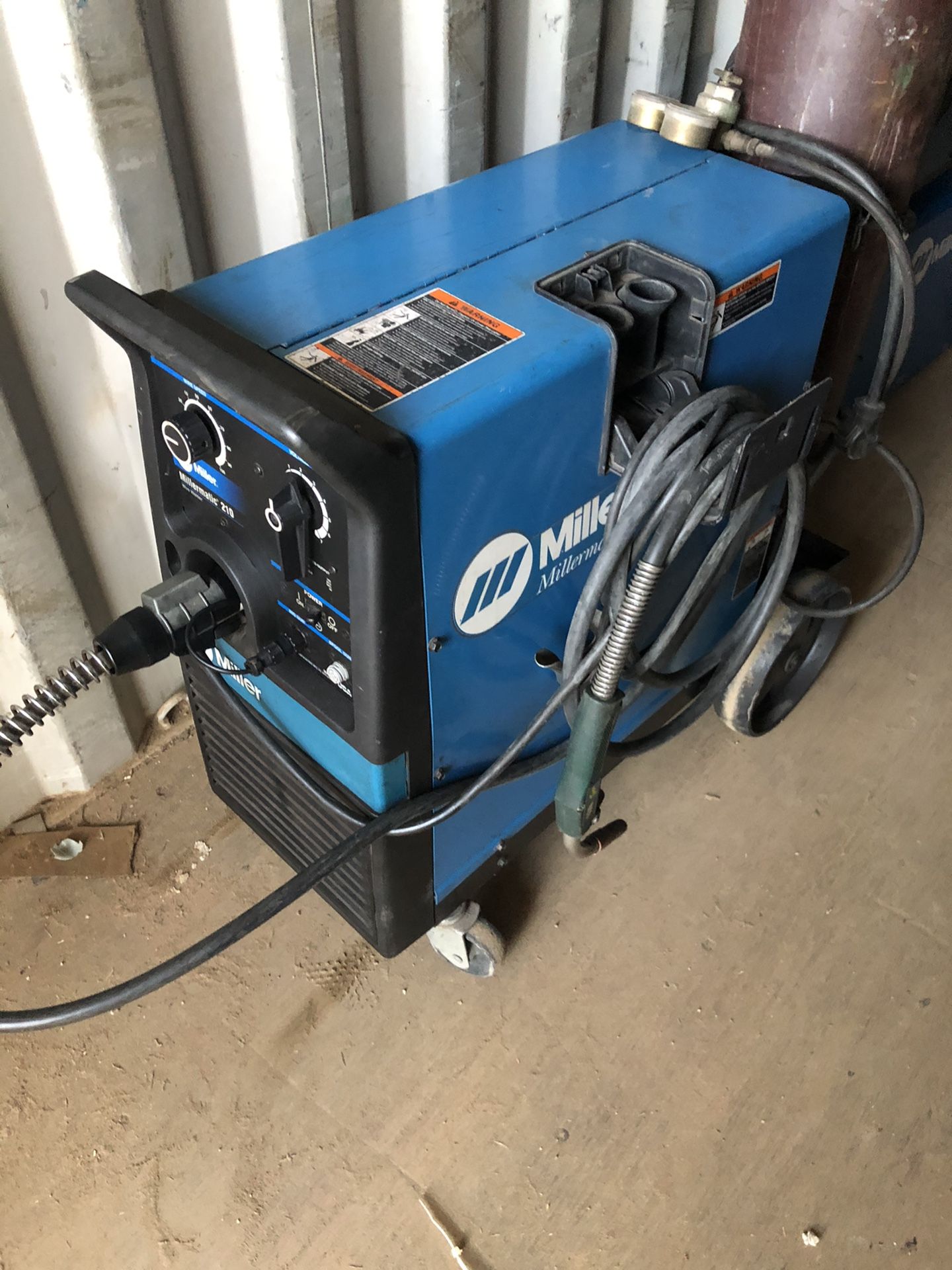 Miller Millermatic 210 Mig welder with large full tank for Sale in