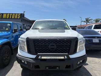 2017 Nissan TITAN