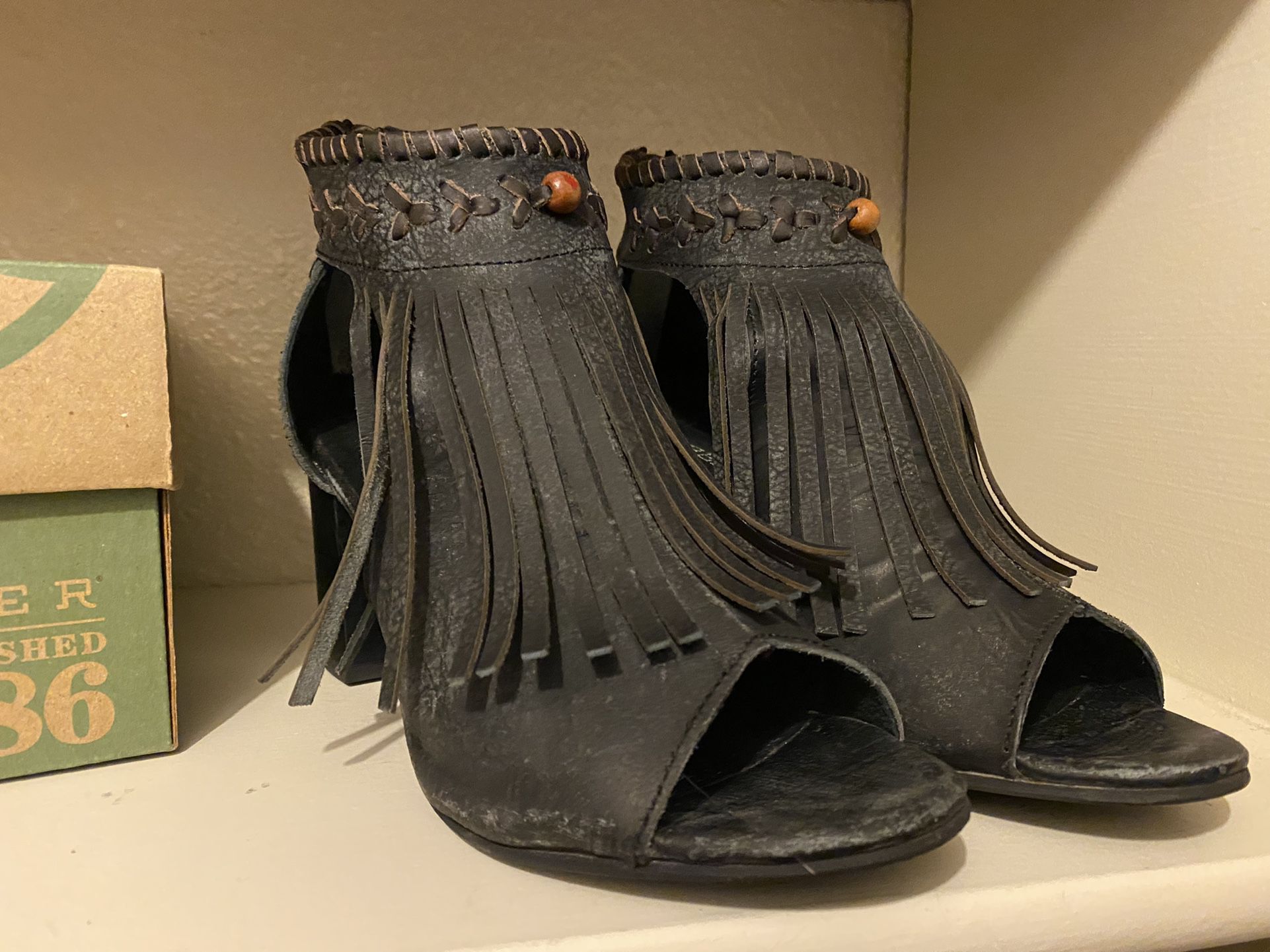 Roper Treated Leather Zip Back Mule Sexy Heels With Fringe - Size 8