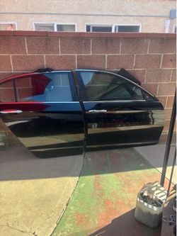 RIGHT PASSENGER SIDE DOORS 2013-2017 HONDA ACCORD (BLACK COLOR) WITH HINGES.