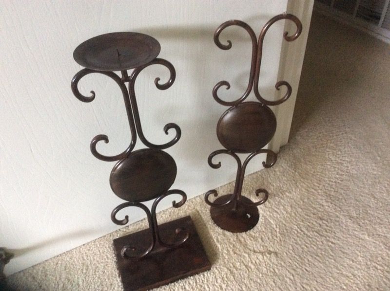 Iron pillar candle stands